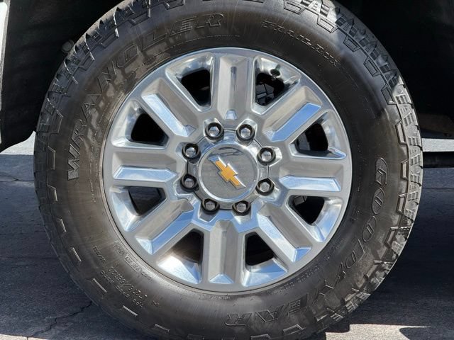 Used 2025 Chevrolet Silverado 2500 High Country w/ Technology Package AWD/4WD image 13