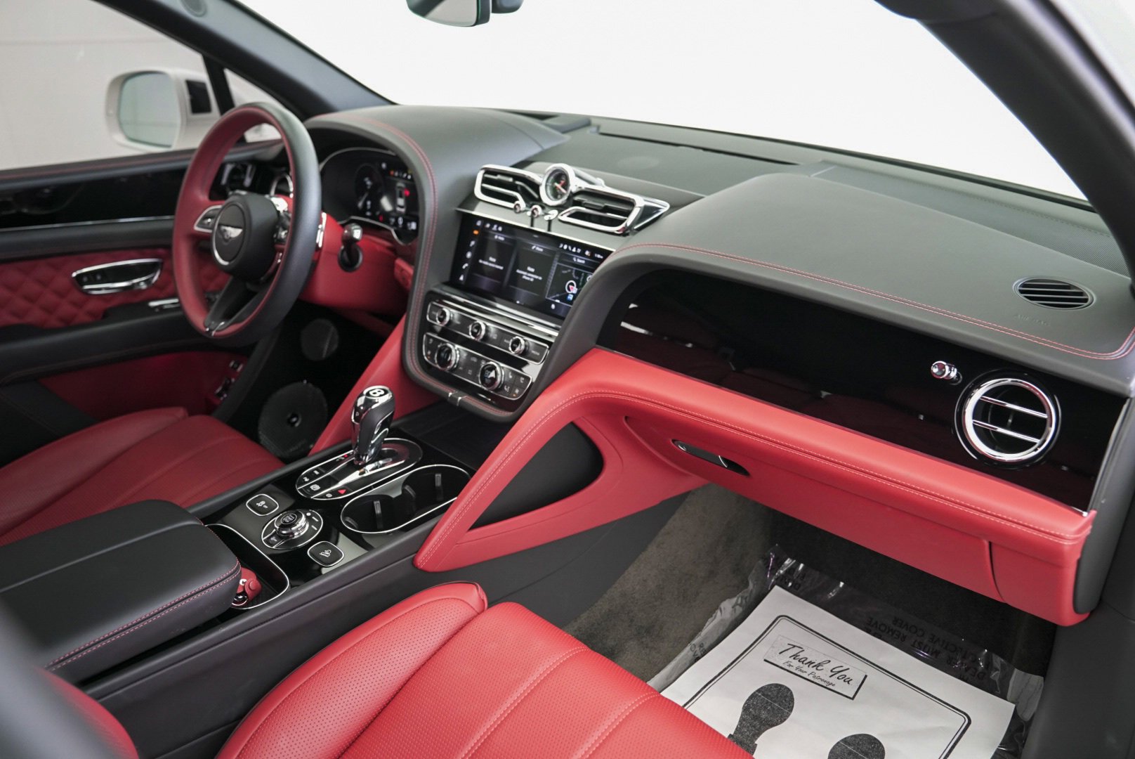 Used 2022 Bentley Bentayga image 57