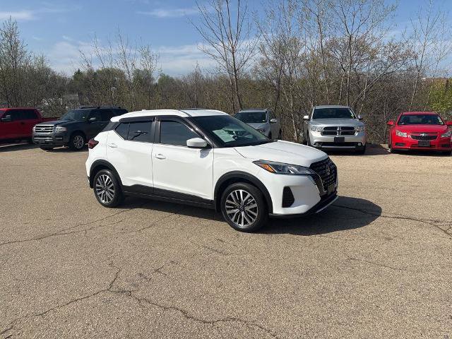 Certified 2023 Nissan Kicks SV image 1