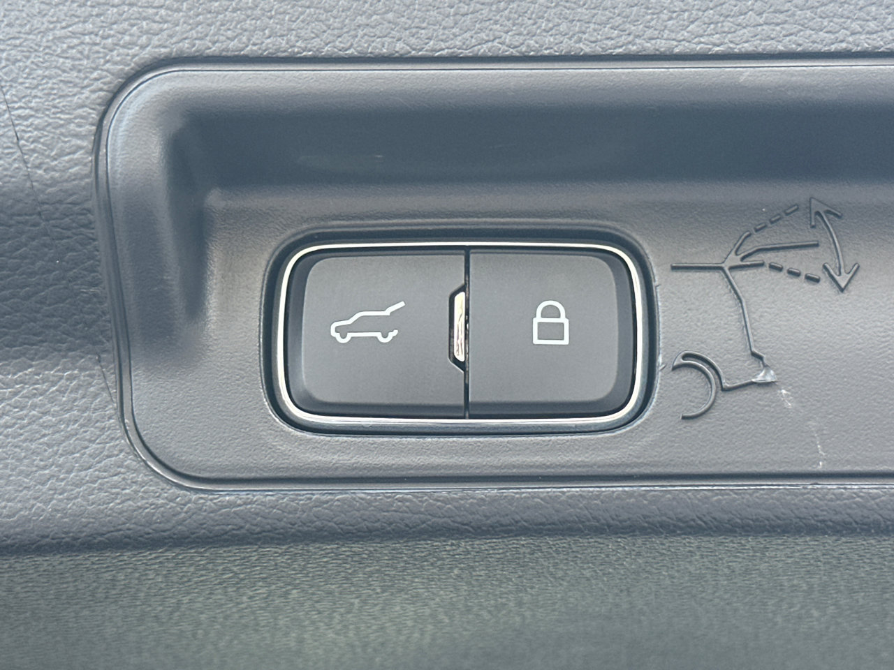 New 2026 Ford Explorer Active RWD image 19