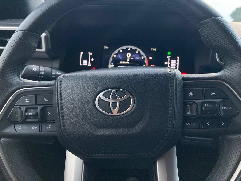 Certified 2025 Toyota 4Runner SR5 AWD/4WD image 17