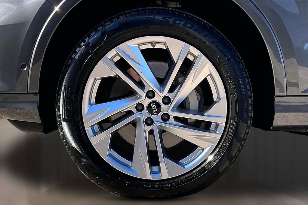 Used 2023 Audi Q7 3.0T Premium Plus AWD/4WD image 9