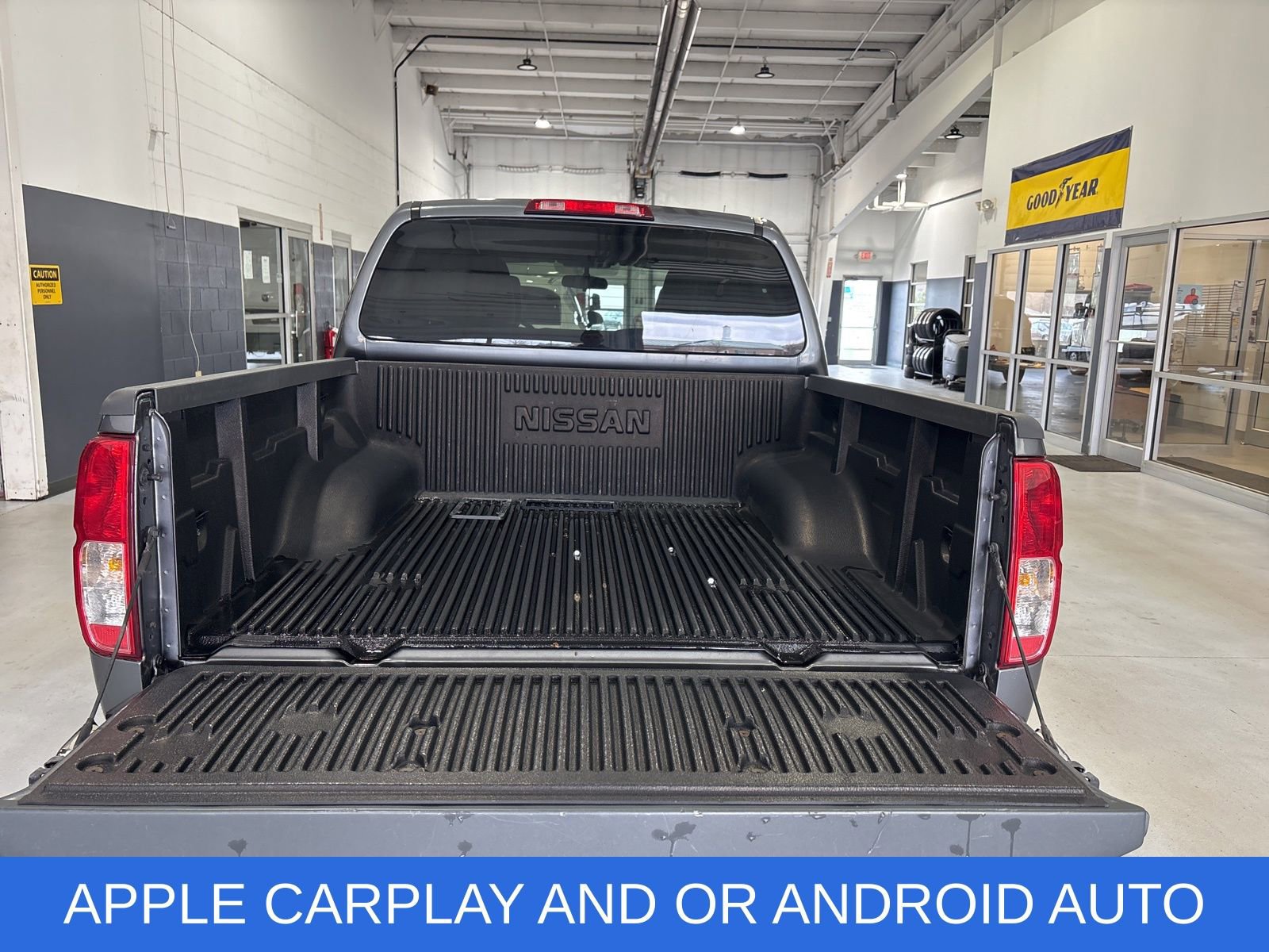 Used 2018 Nissan Frontier SV image 15