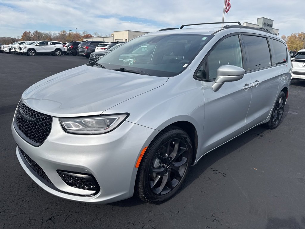 Used 2022 Chrysler Pacifica Touring-L w/ S Appearance Package