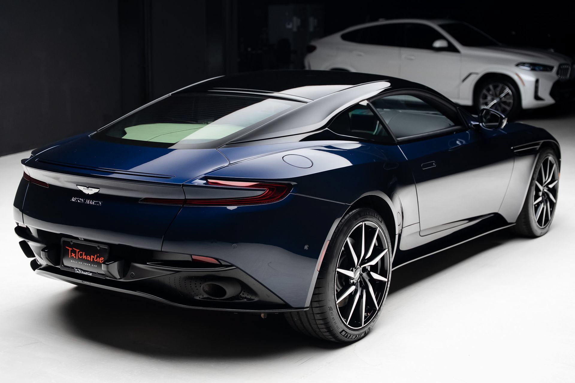 Used 2018 Aston Martin DB11 V12 RWD image 32