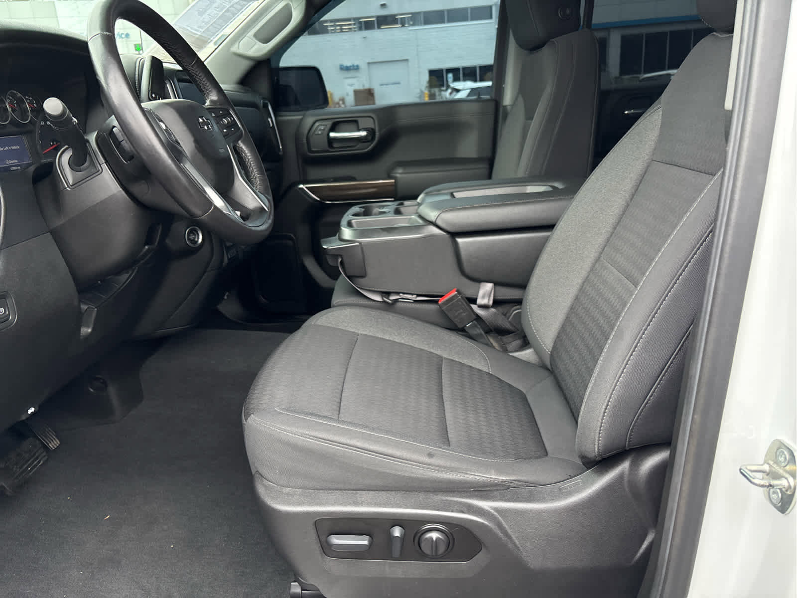 Certified 2022 Chevrolet Silverado 1500 RST AWD/4WD image 9