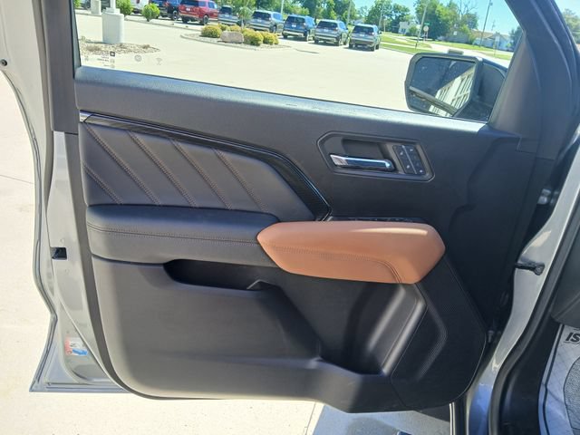 Certified 2024 GMC Canyon AT4 w/ AT4 Premium Package AWD/4WD image 12