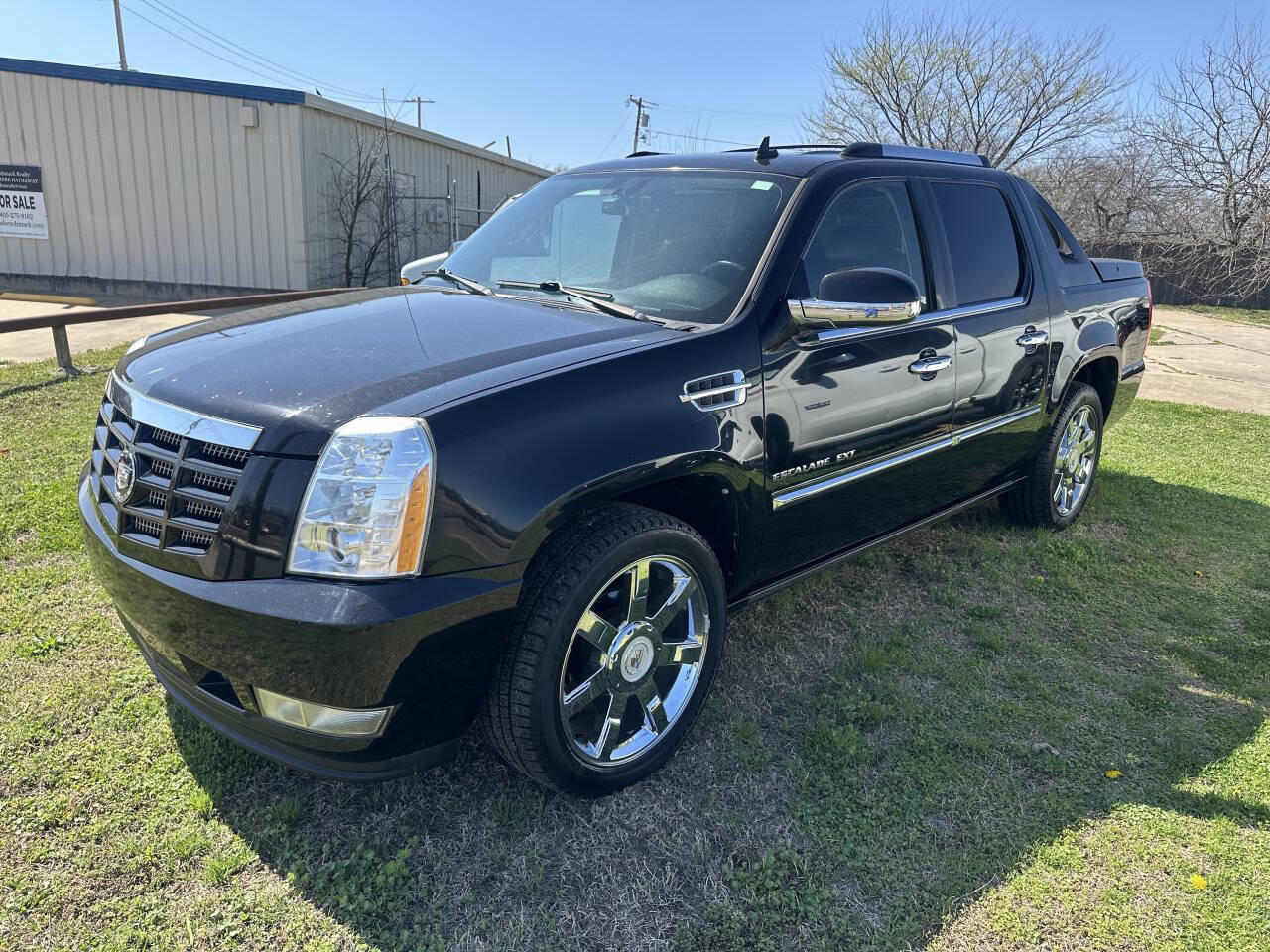 Used 2012 Cadillac Escalade EXT Premium image 2