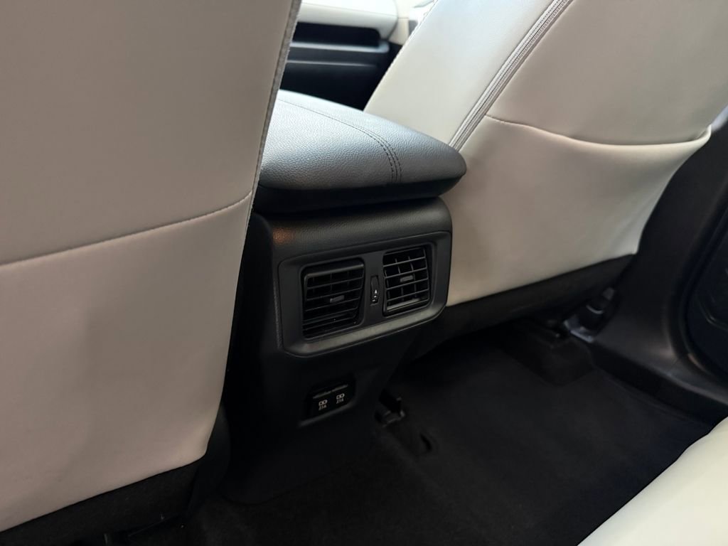 Used 2019 Toyota RAV4 XLE Premium image 17