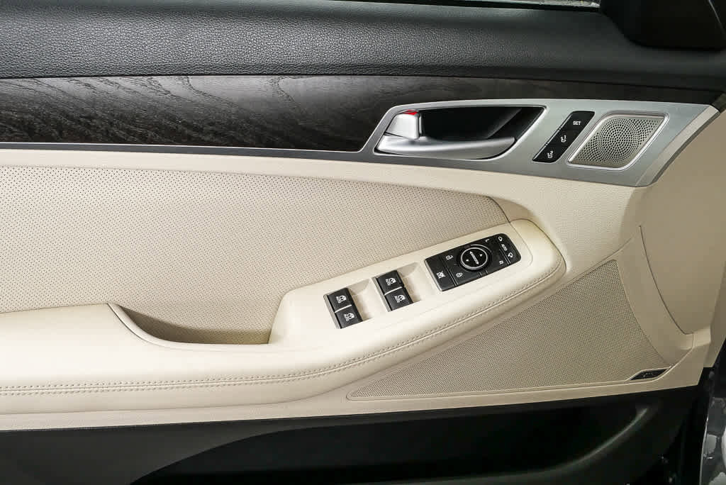 Used 2018 Genesis G80 3.8 w/ Option Group 03 image 6