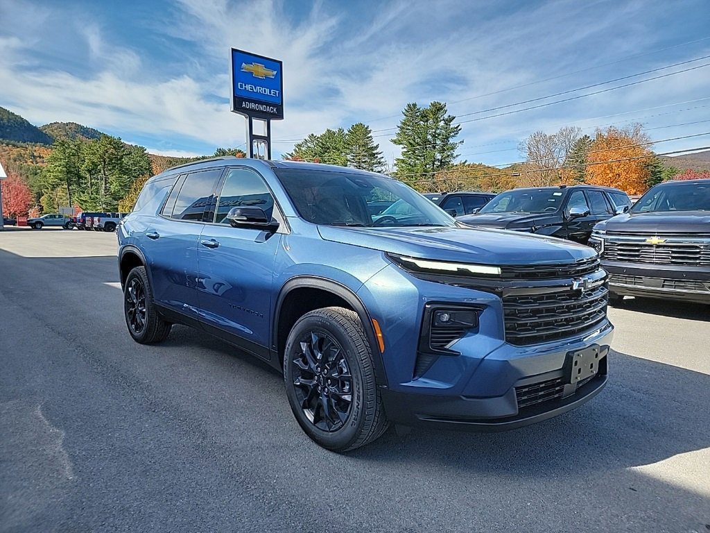 New 2026 Chevrolet Traverse LT w/ Midnight/Sport Edition image 3
