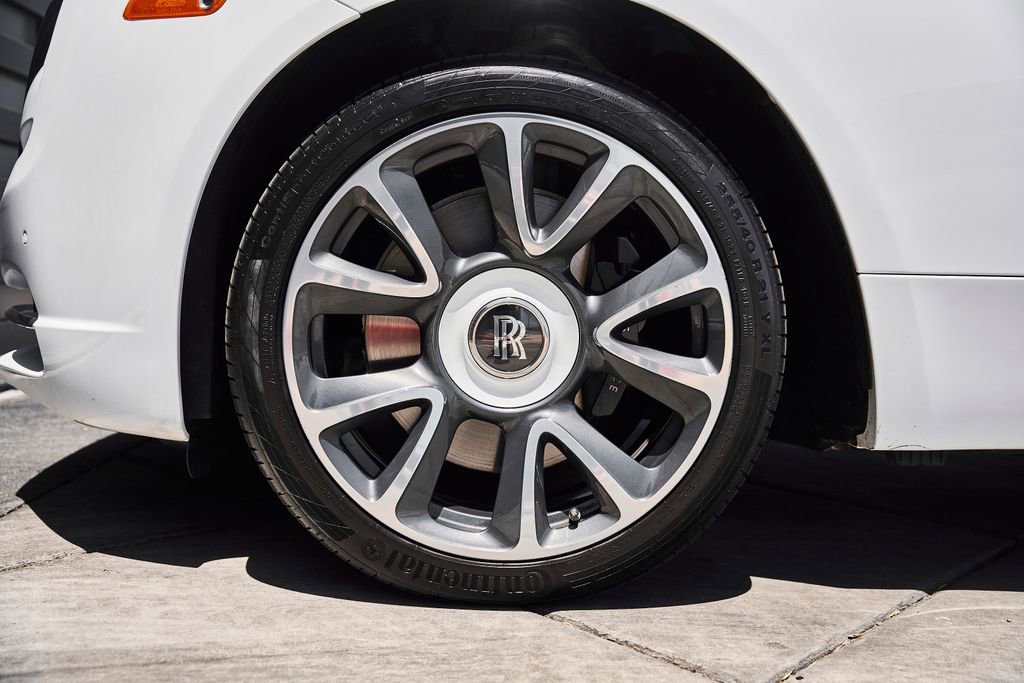 Used 2019 Rolls-Royce Wraith RWD image 3