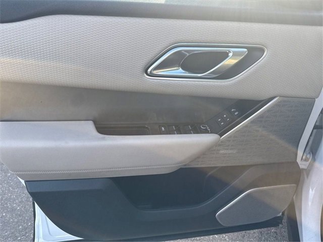 Used 2018 Land Rover Range Rover Velar S image 17