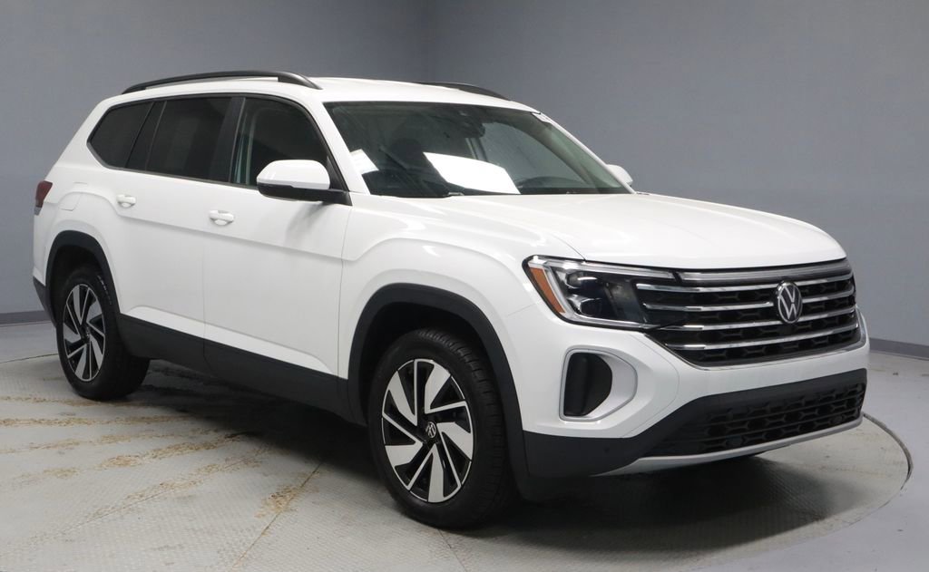Used 2025 Volkswagen Atlas SE FWD image 1