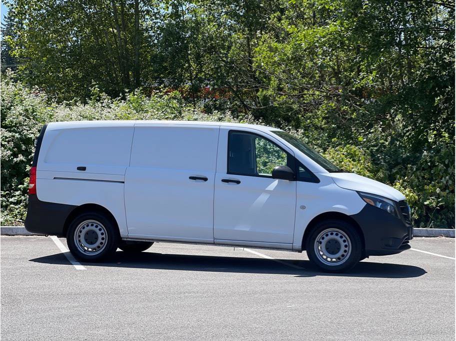 Used 2017 Mercedes-Benz Metris image 1
