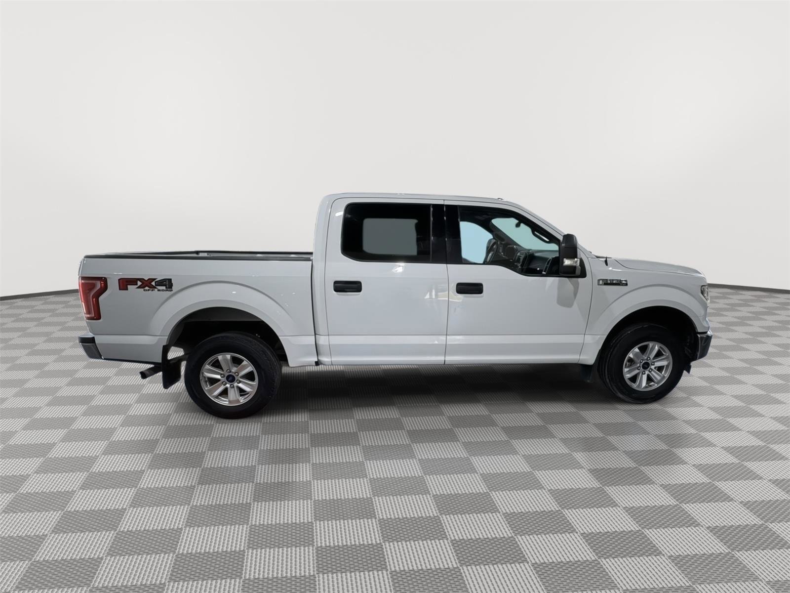 Certified 2017 Ford F150 XLT w/ Trailer Tow Package AWD/4WD image 5