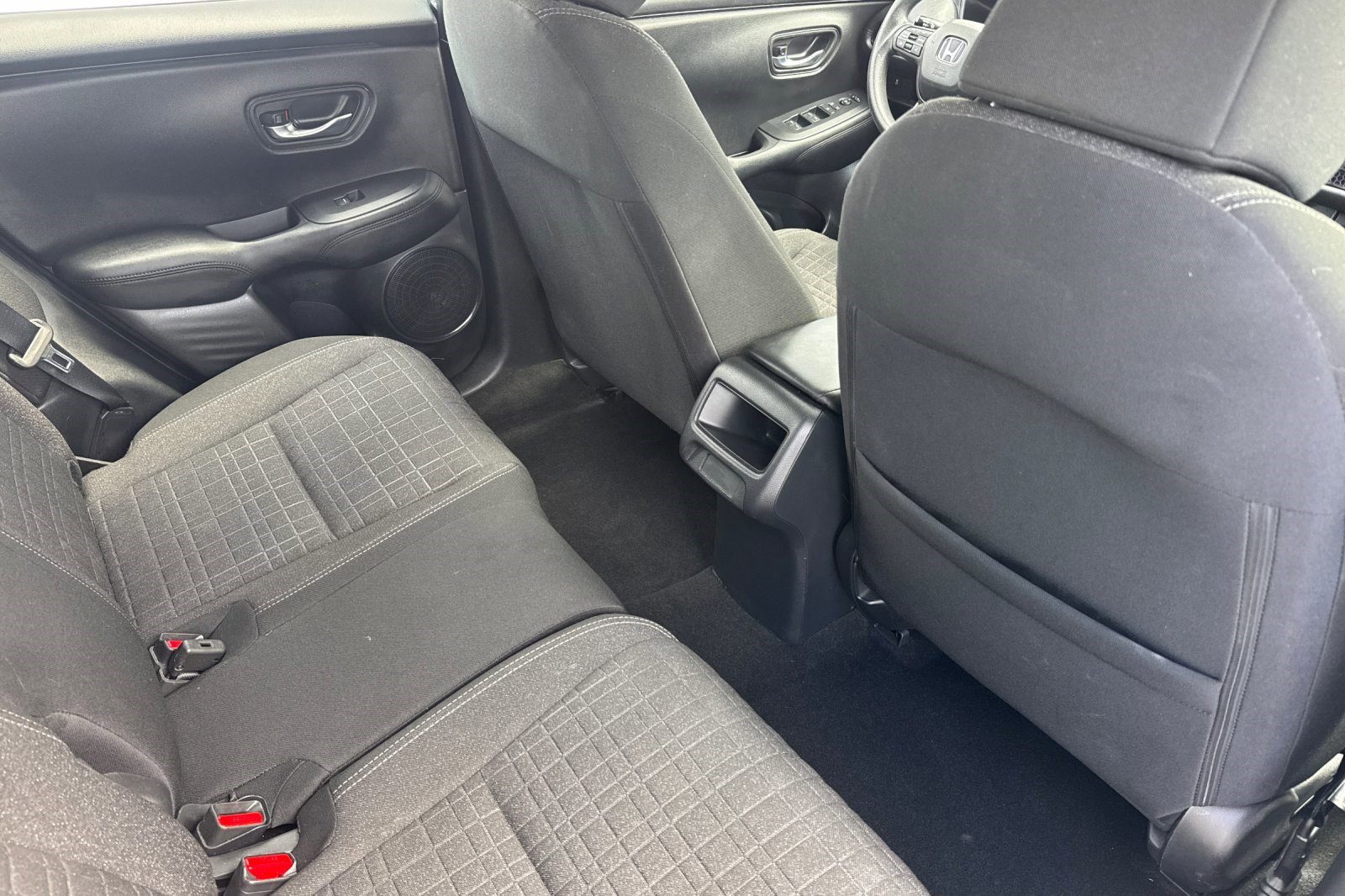 Used 2023 Honda HR-V LX image 29