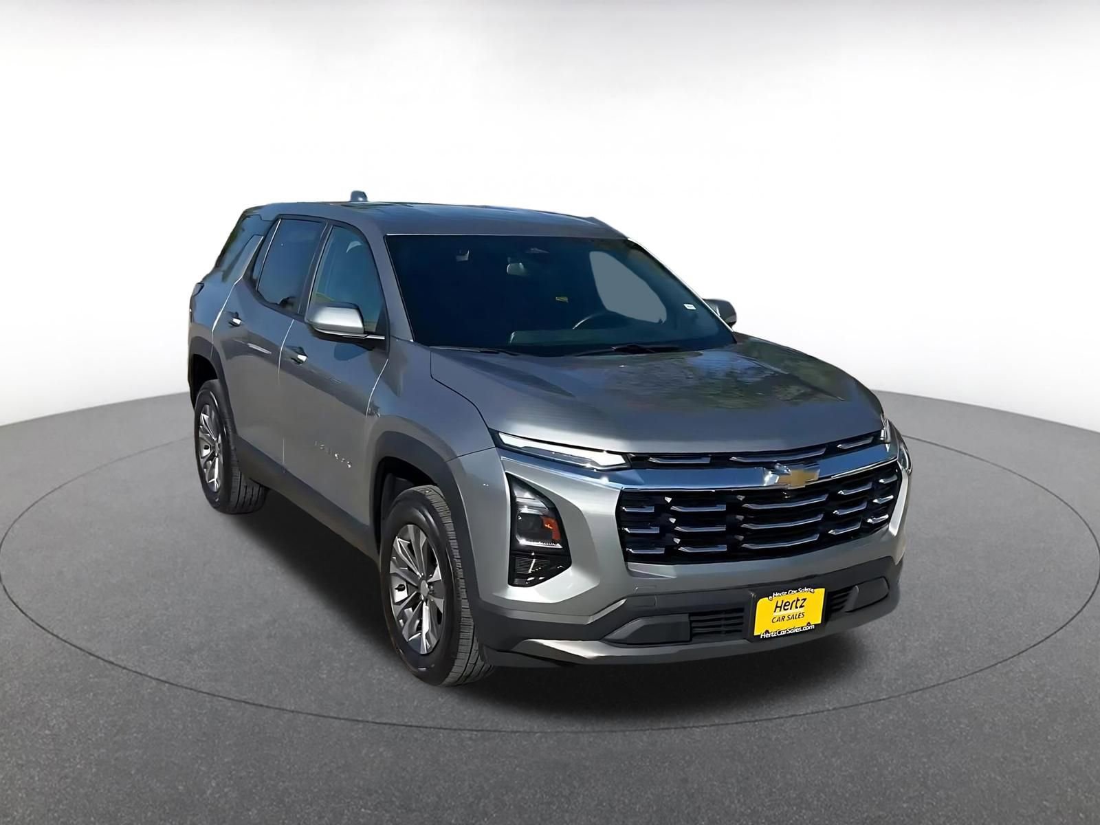 Used 2025 Chevrolet Equinox LT FWD image 3