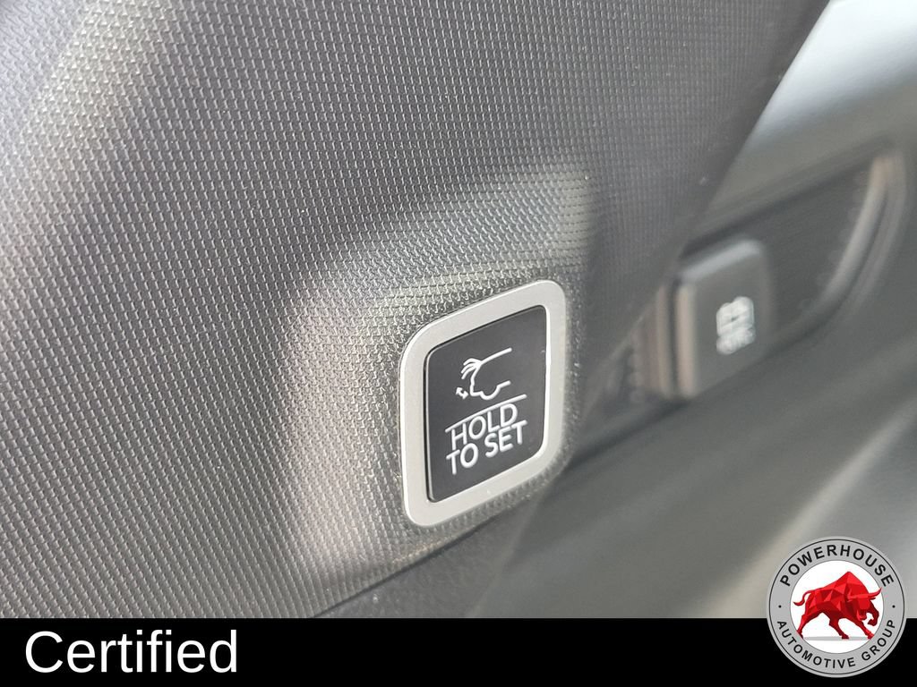 Used 2024 Jeep Grand Cherokee Limited RWD image 15
