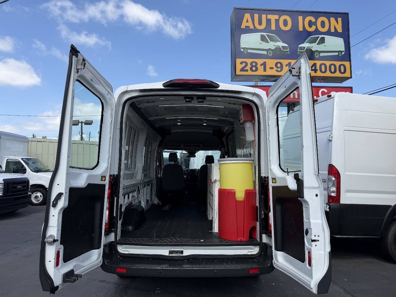 Used 2018 Ford Transit 250 148 Medium Roof RWD image 15