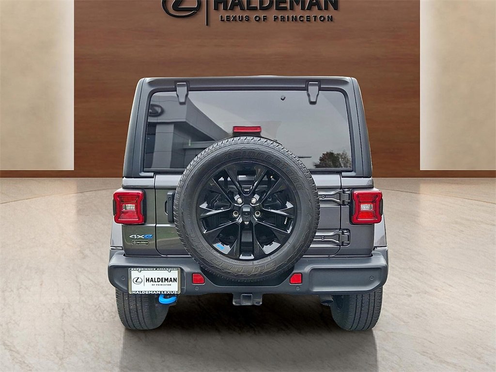 Used 2022 Jeep Wrangler Unlimited Sahara w/ Cold Weather Group image 5