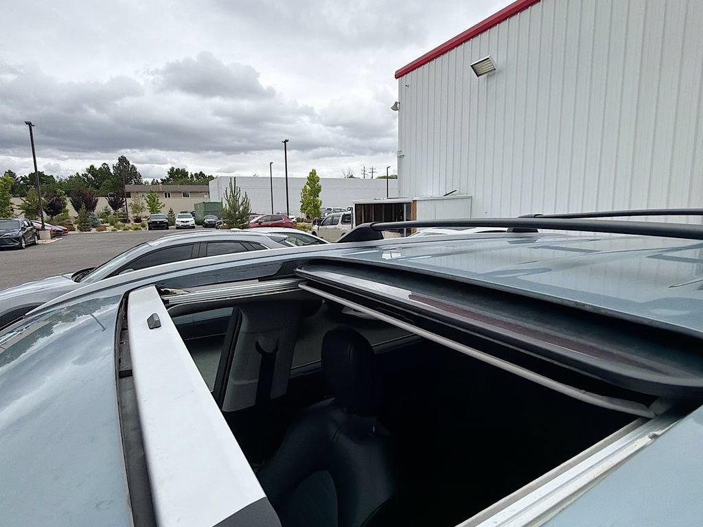 Used 2022 Toyota Highlander XLE AWD/4WD image 23