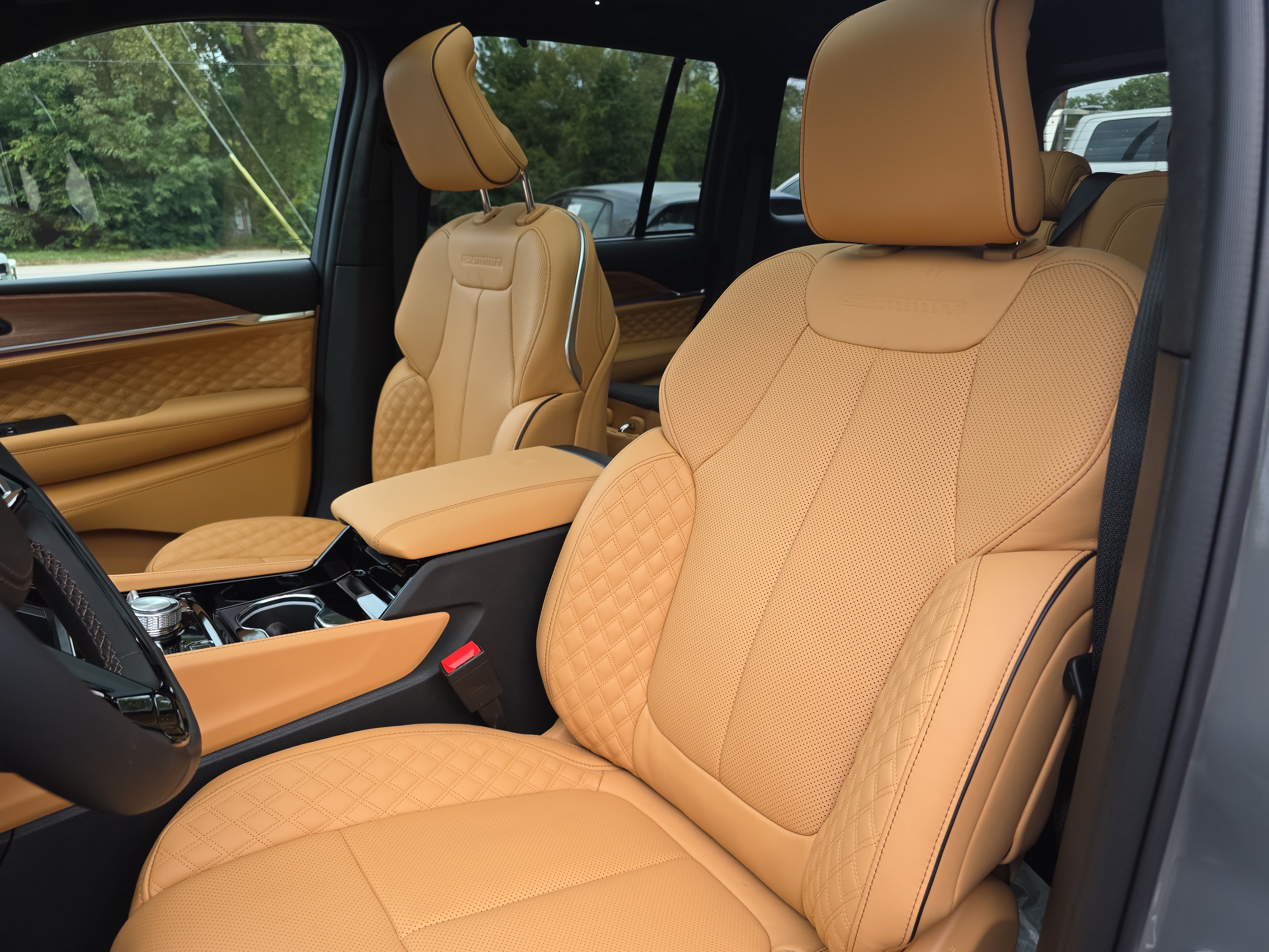 New 2027 Jeep Grand Cherokee Summit AWD/4WD image 4