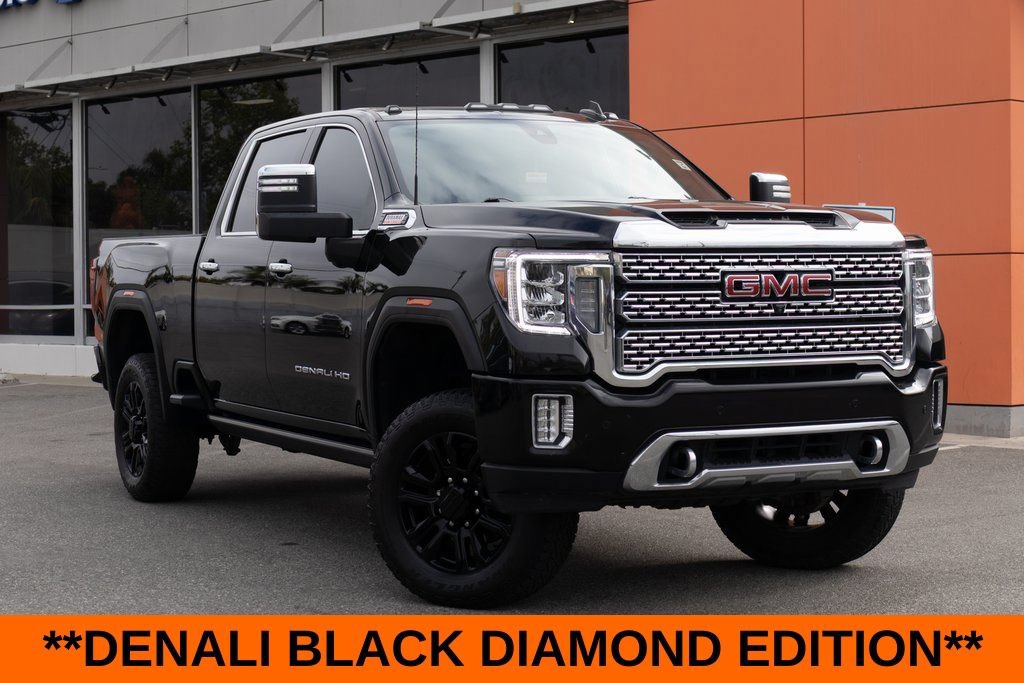 Used 2022 GMC Sierra 2500 Denali w/ Denali Black Diamond Edition AWD/4WD image 2