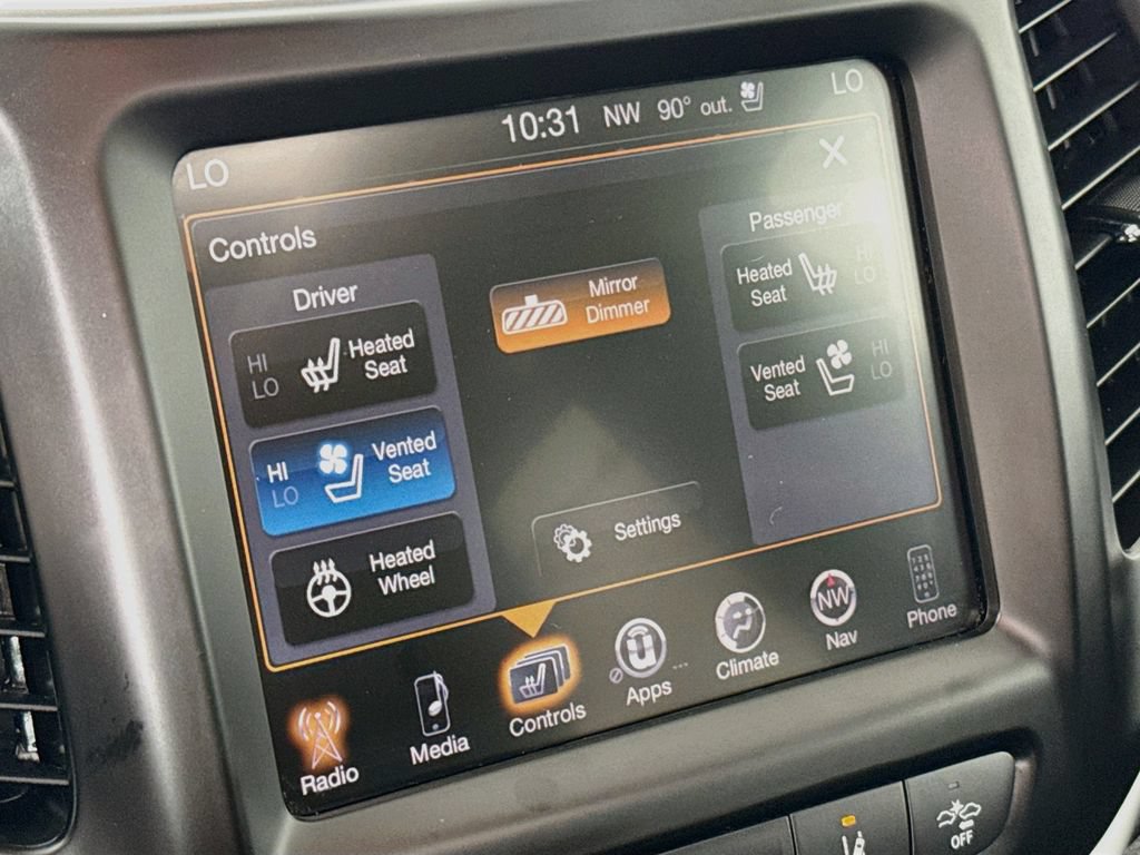 Used 2015 Jeep Cherokee Trailhawk w/ Comfort/Convenience Group AWD/4WD image 23