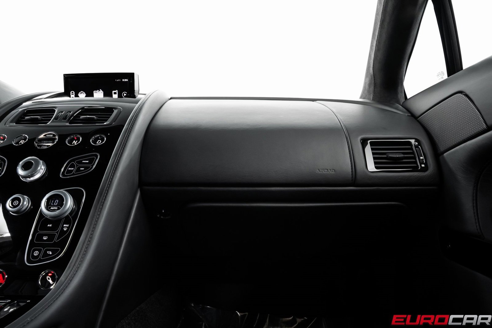 Used 2017 Aston Martin V12 Vantage S image 33