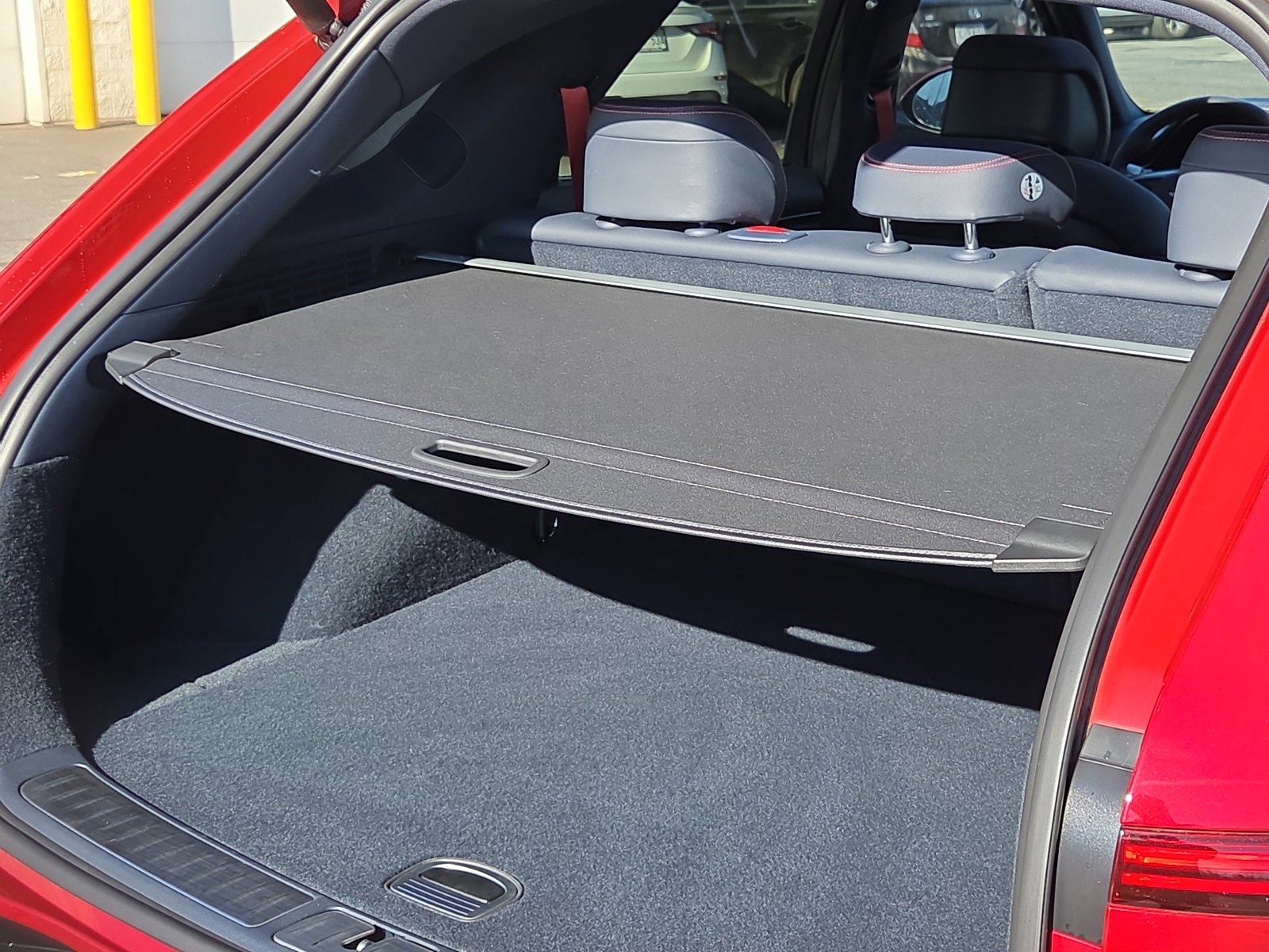 Used 2023 Genesis GV70 2.5T w/ Sport Prestige Package image 9