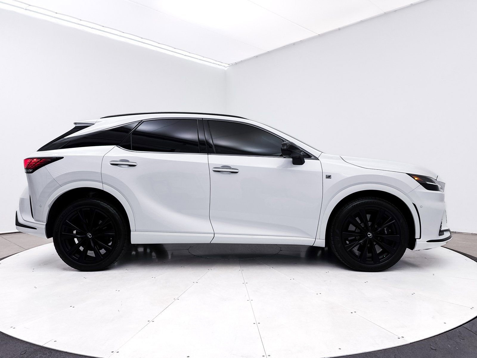 Used 2024 Lexus RX 500h F Sport image 42