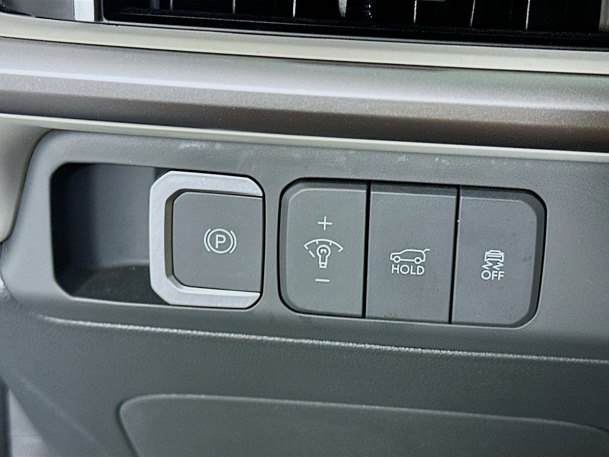 Used 2025 Hyundai Santa Fe SEL FWD image 17