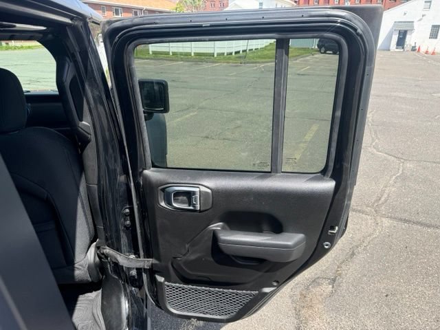 Used 2023 Jeep Wrangler Unlimited w/ Cold Weather Group AWD/4WD image 8