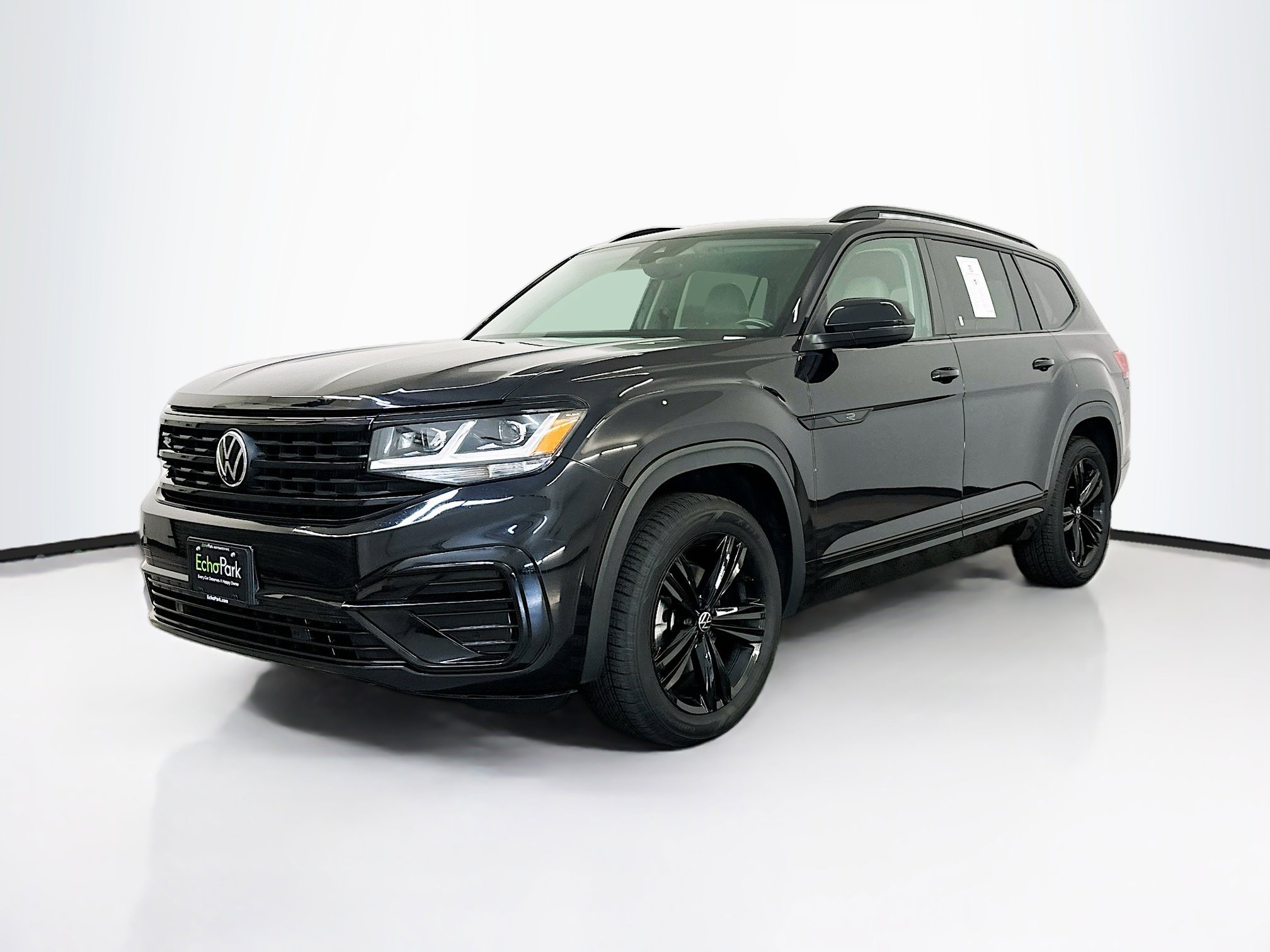 Used 2023 Volkswagen Atlas SEL R-Line image 3