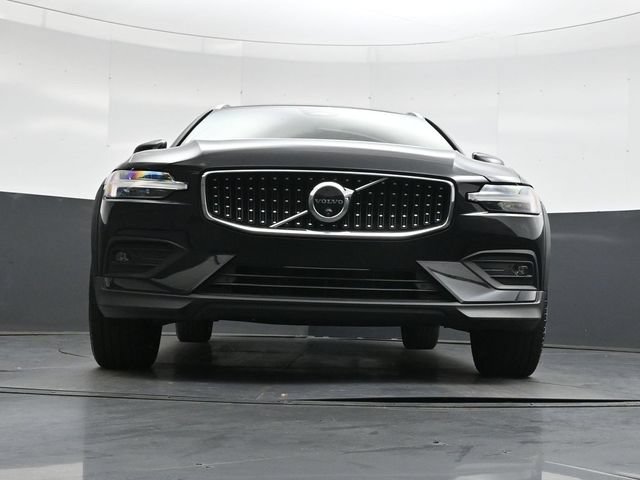 Used 2025 Volvo V60 B5 Cross Country Plus AWD/4WD image 38
