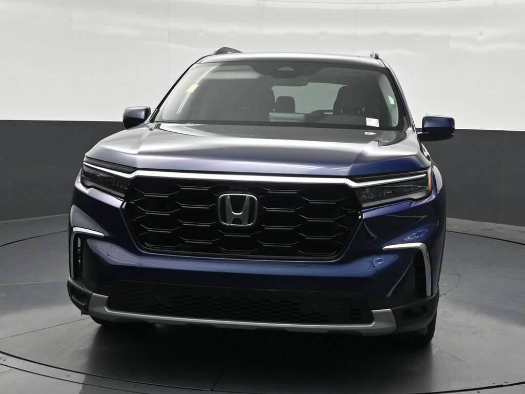 Used 2025 Honda Pilot Touring image 8