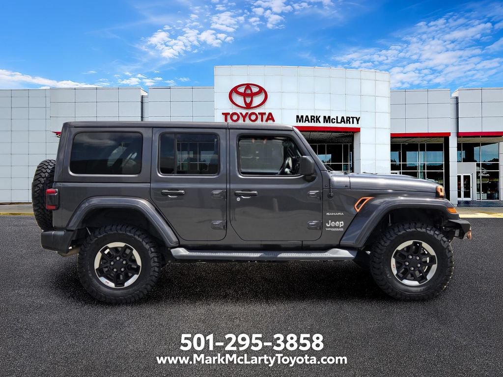 Used 2018 Jeep Wrangler Unlimited Sahara AWD/4WD image 6