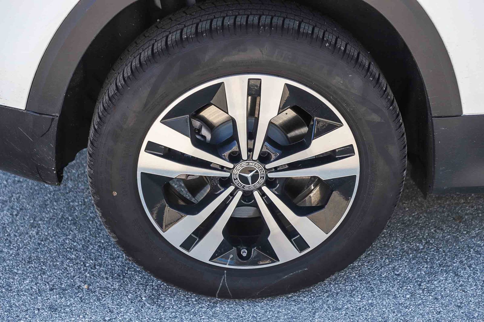 Certified 2025 Mercedes-Benz GLB 250 4MATIC image 12