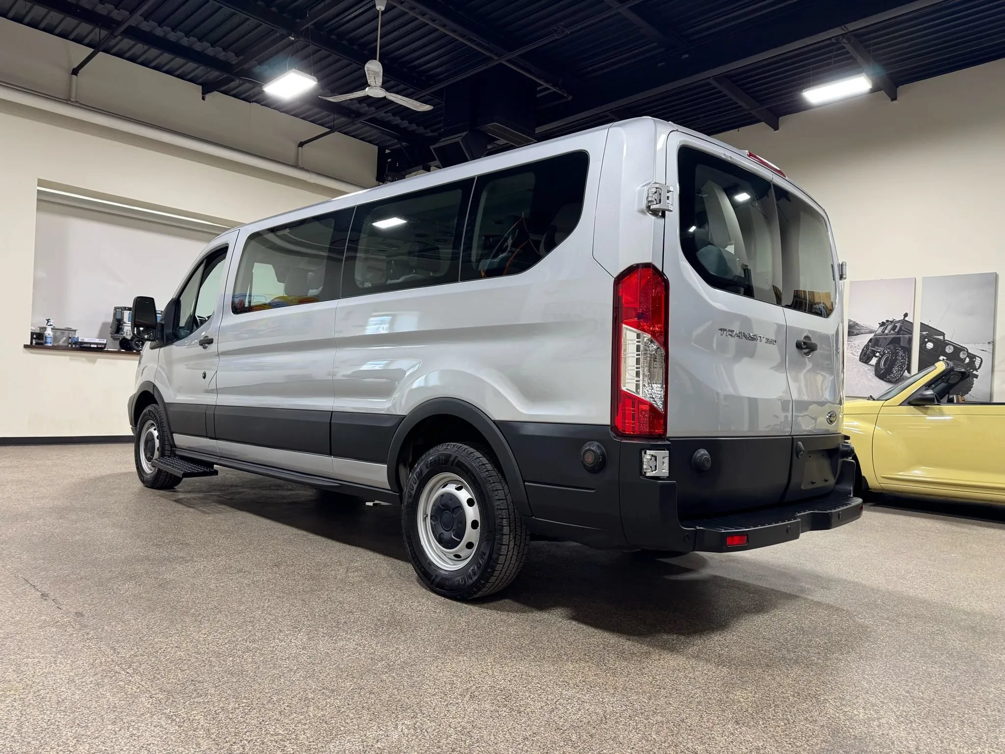 Used 2019 Ford Transit 350 XL RWD image 7