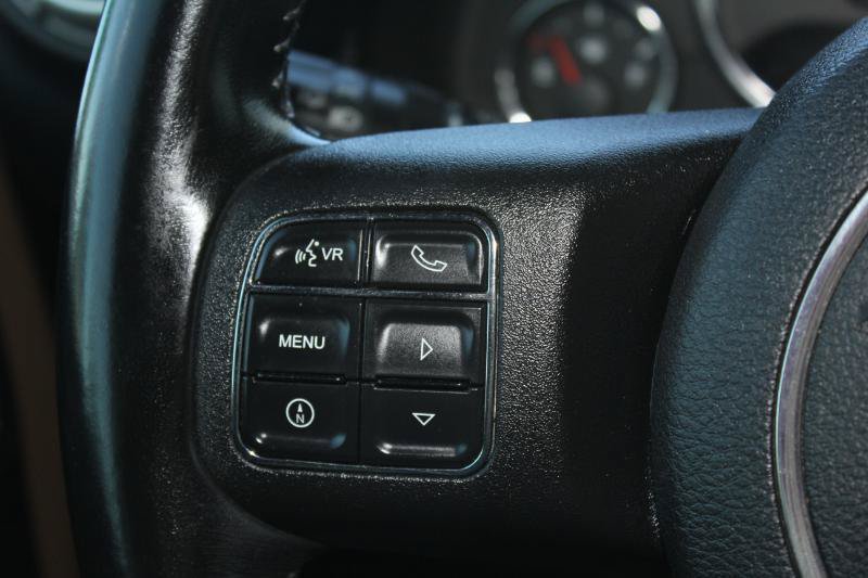 Used 2012 Jeep Wrangler Rubicon w/ PWR Convenience Group AWD/4WD image 18
