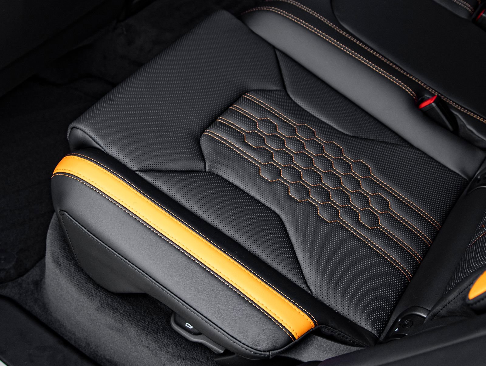 Used 2024 Lamborghini Urus S AWD/4WD image 33