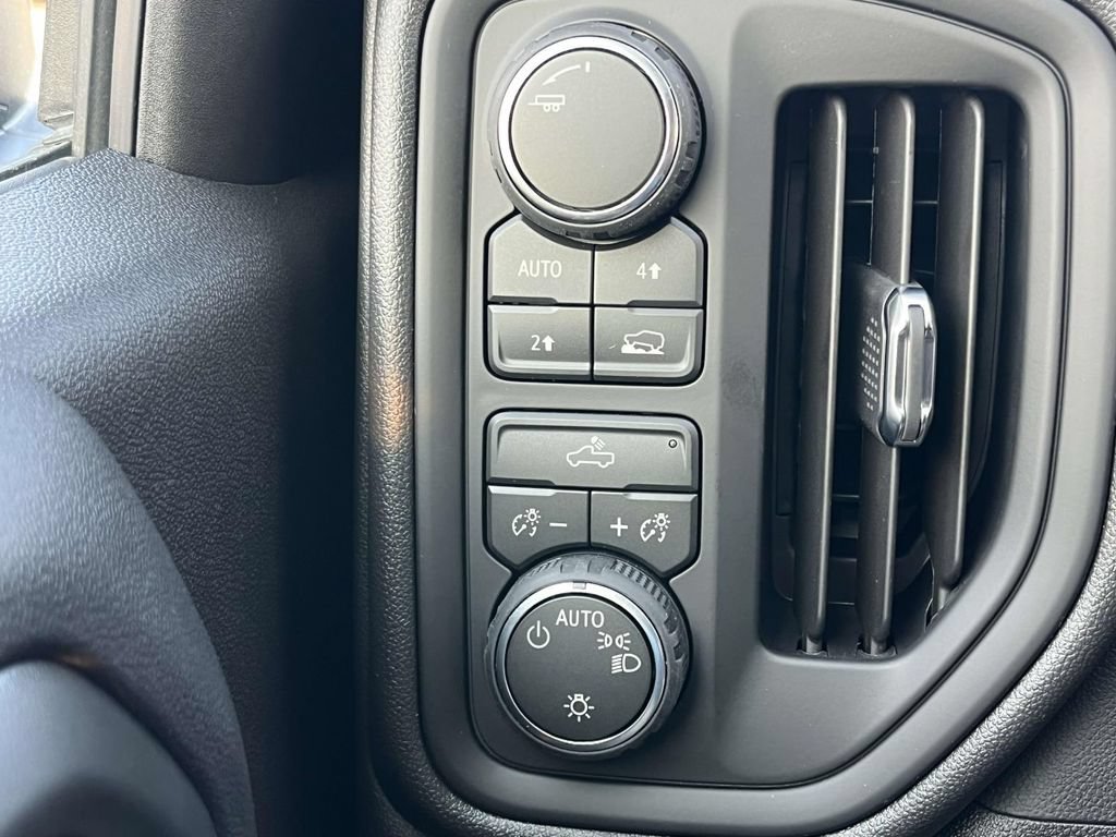 New 2026 Chevrolet Silverado 1500 Custom AWD/4WD image 30
