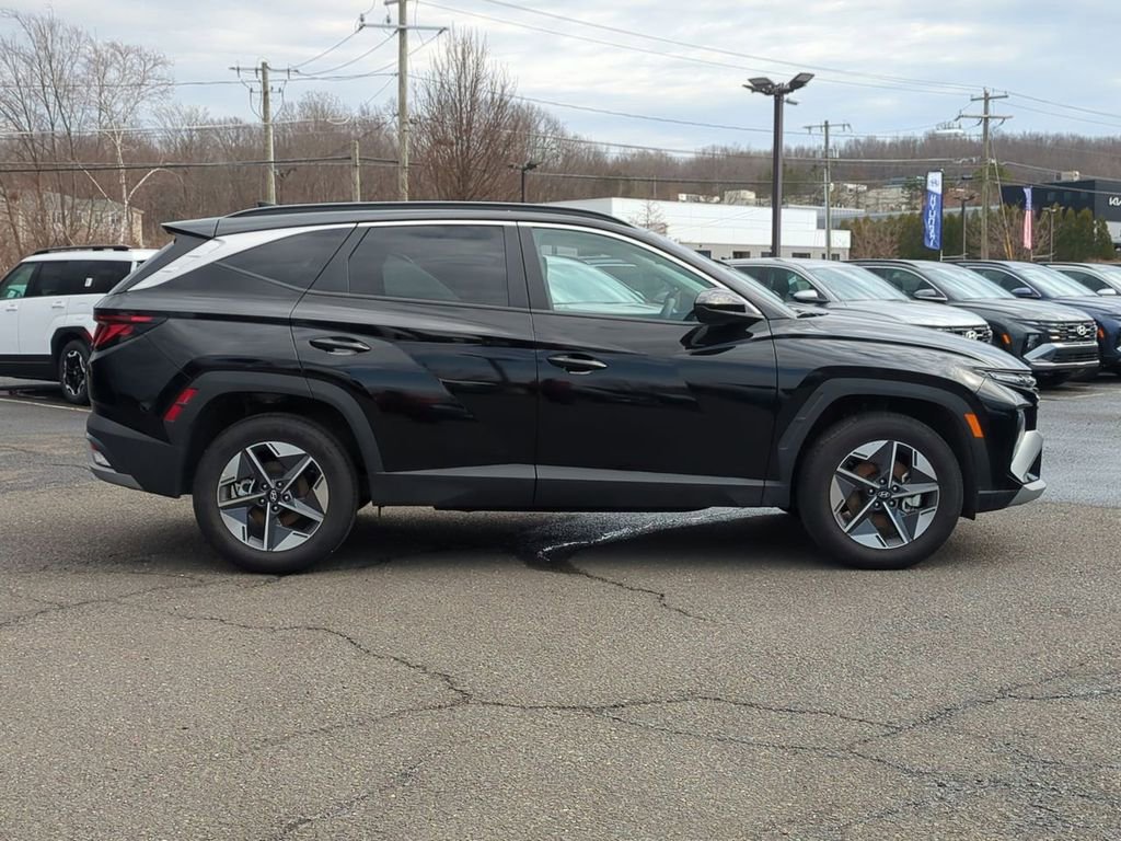 Certified 2025 Hyundai Tucson SEL AWD/4WD image 2
