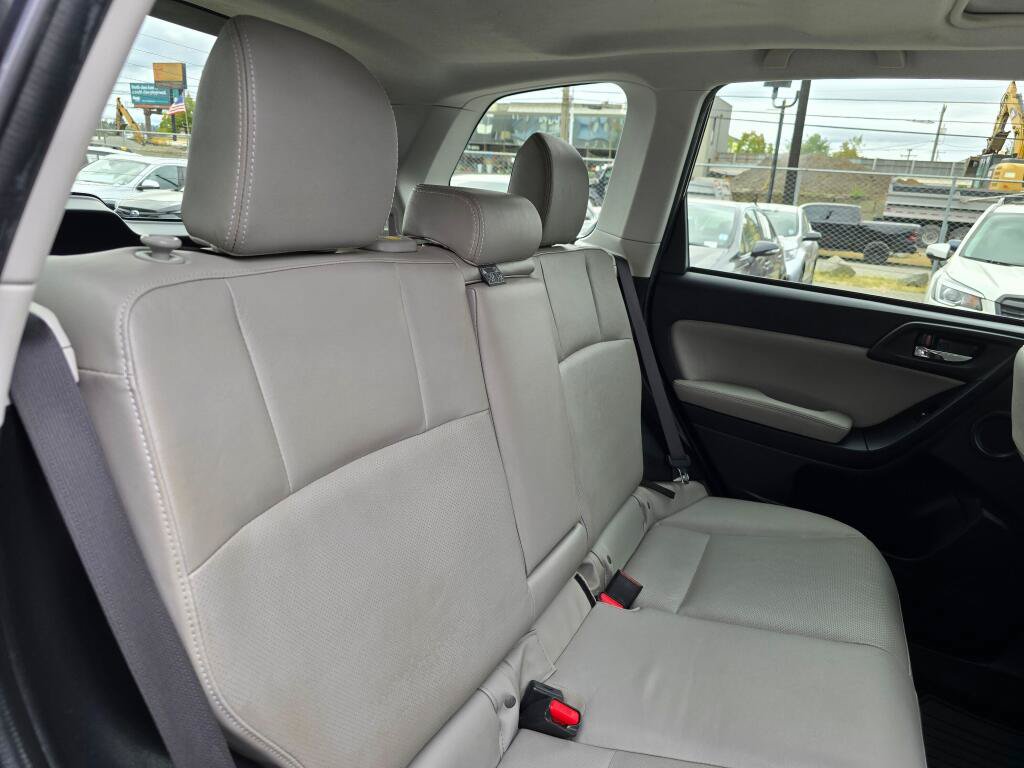 Used 2015 Subaru Forester 2.5i Limited w/ Popular Package #2 AWD/4WD image 14