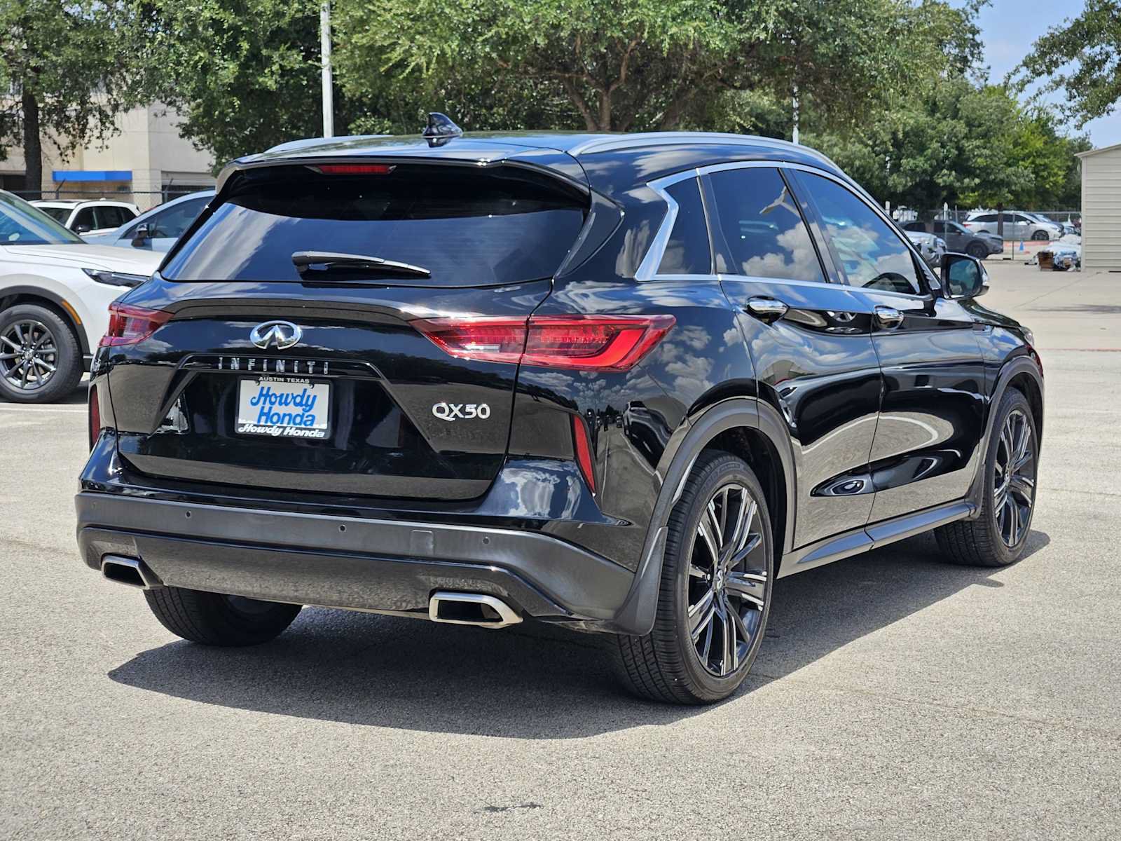 Used 2022 INFINITI QX50 Luxe w/ Appearance Package FWD image 5