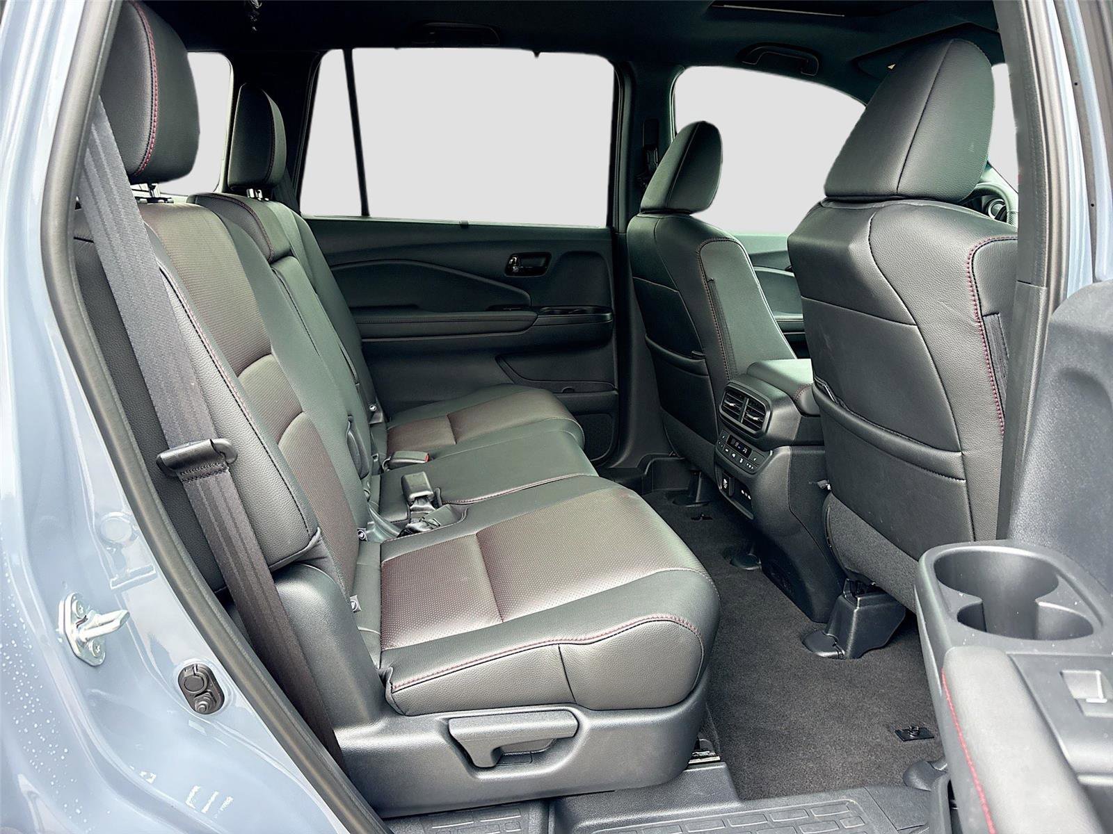 Certified 2025 Honda Passport Black Edition image 33
