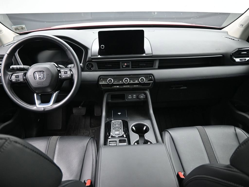 Used 2024 Honda Pilot Touring image 23