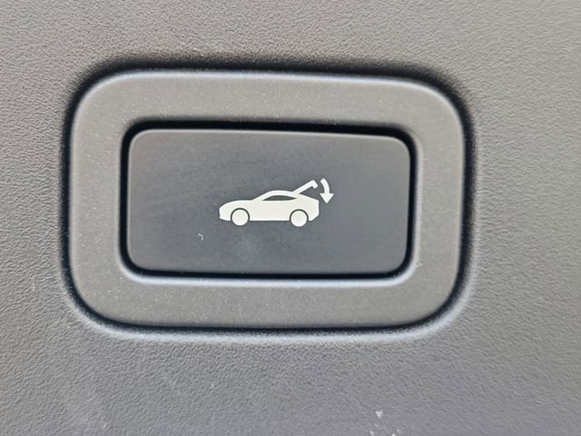 Used 2016 Jaguar F-TYPE R image 11