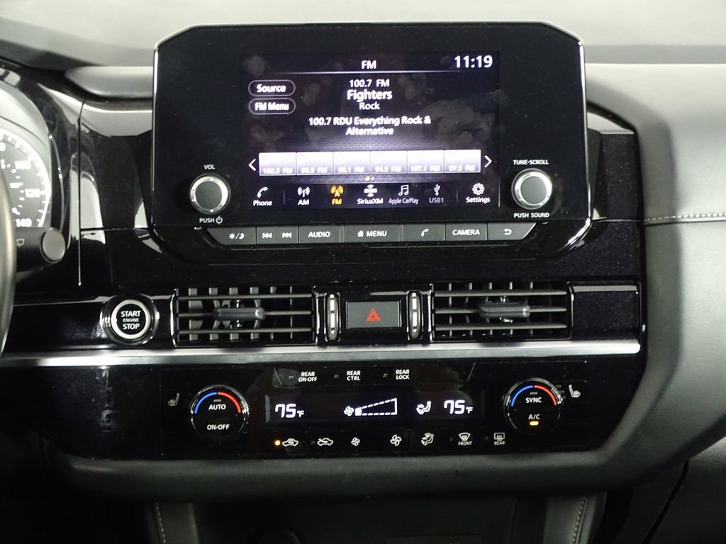 Used 2024 Nissan Pathfinder SV image 29